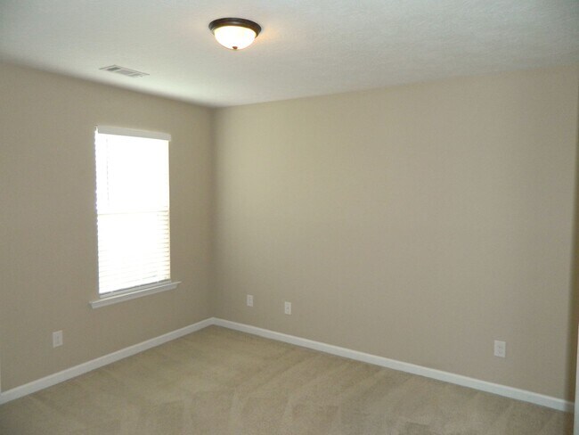 Foto del edificio - 498 Sebastian Dr