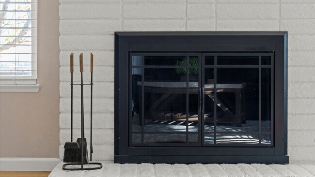 Building Photo - 2301 Sierra Highlands Dr