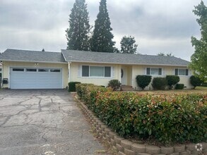 Building Photo - 6231 Forest Ln