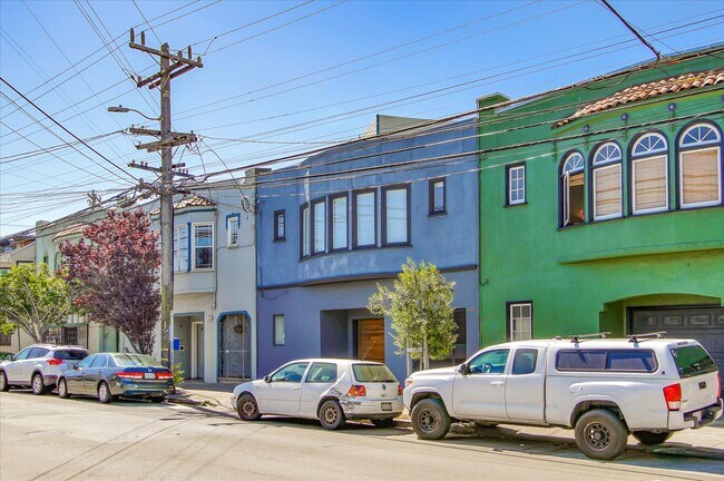 Building Photo - 526 Silver Ave