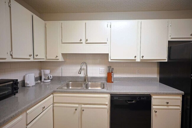 Foto del edificio - 50 Northtown Dr