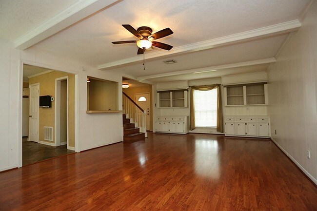 Building Photo - 2118 Shadowbriar Dr