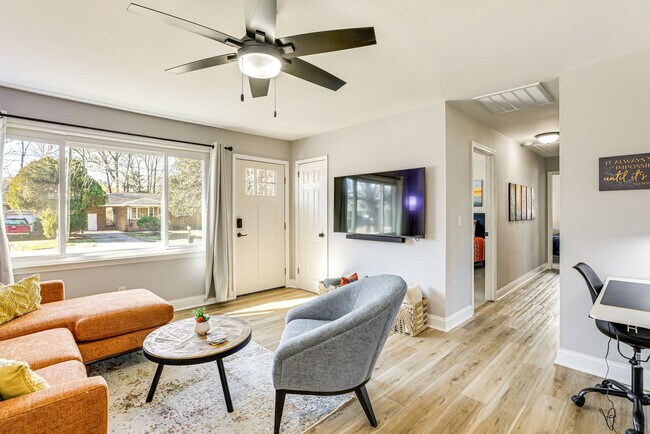 Foto del edificio - 7012 Terrace Dr