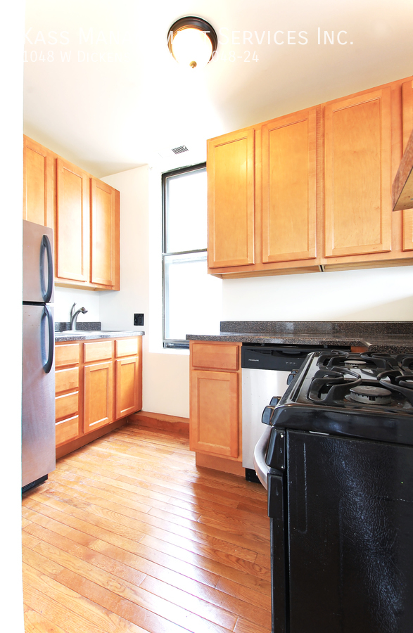 Foto del edificio - 1048 W Dickens Ave