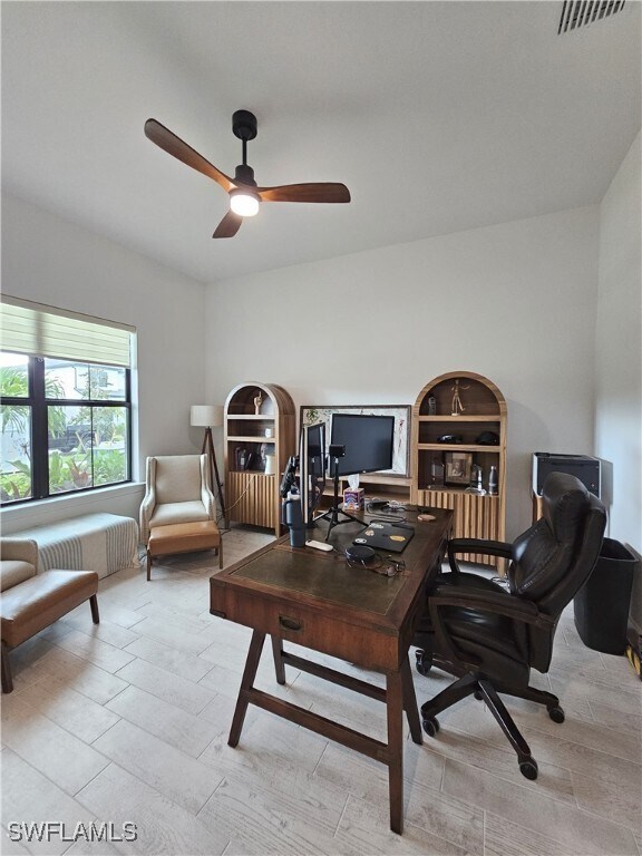 Building Photo - 25629 Shoreline Gaze Dr