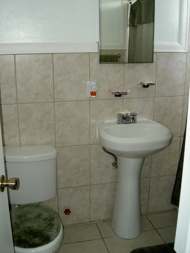Interior - 1220 SW 26th St