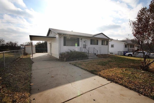 Foto del edificio - 1509 Bel Air Dr