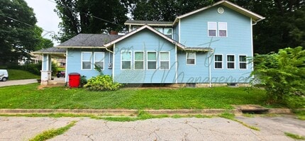 Building Photo - 630 N Pleasant St