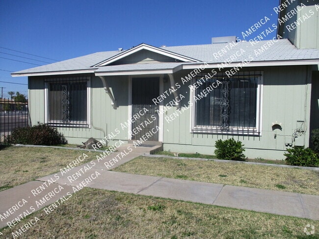 Building Photo - 2645 W Highland Ave