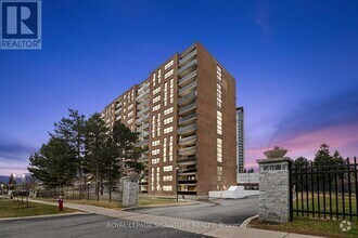Building Photo - 4-814 Lisa St.