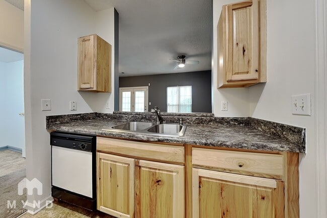Building Photo - 6325 Mallard View Ln