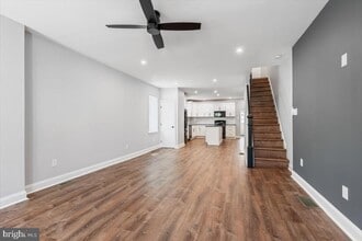 Building Photo - 436 Grove St