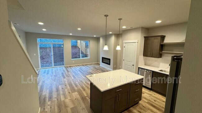 Building Photo - 5387 NW Torchcrest Pl