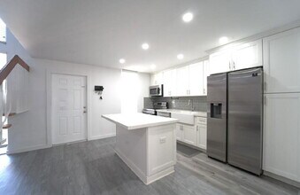 Building Photo - 14145 Kendale Lakes Cir