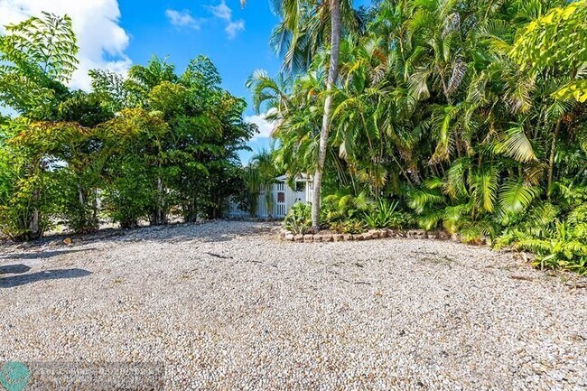 Foto del edificio - 411 SW 10th St