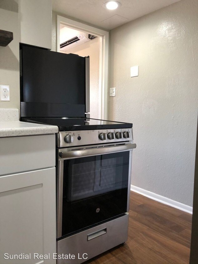 Primary Photo - 3025 N 32nd St