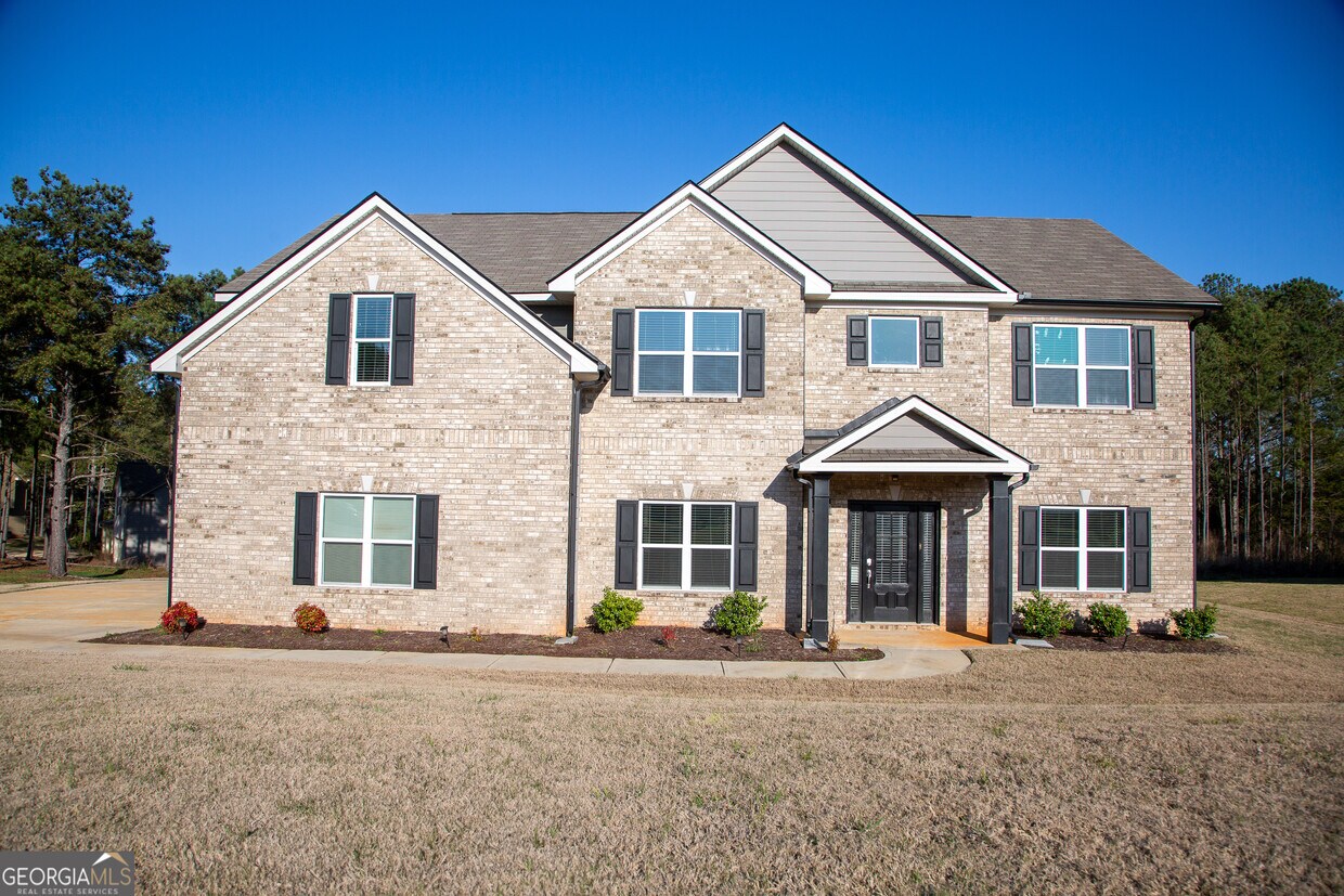 Primary Photo - 140 Tanglewood Dr