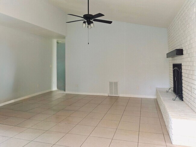 Foto del edificio - 12155 Norman Ln