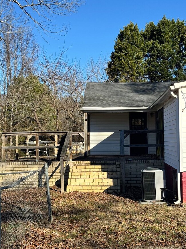 Building Photo - 2/1 Duplex in Shelby, NC