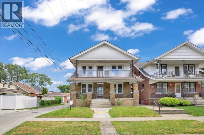Building Photo - 747 Niagara St