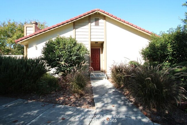 Building Photo - Remodeled 2/1 Single Level Park Place Cond...