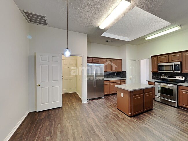 Foto del edificio - 6024 Silkcrest Trail