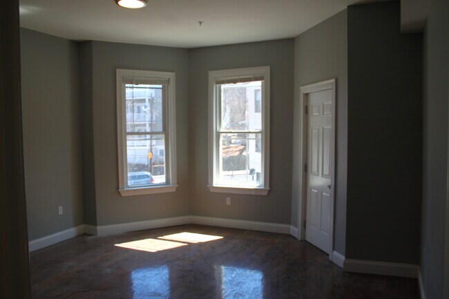 Foto del edificio - 3215 Washington St