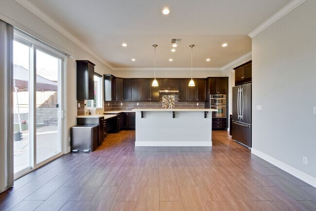 Building Photo - Gorgeous and Very Spacious Home - 3BR 2.5 BA in  San Jose - This is a MUST SEE!!!