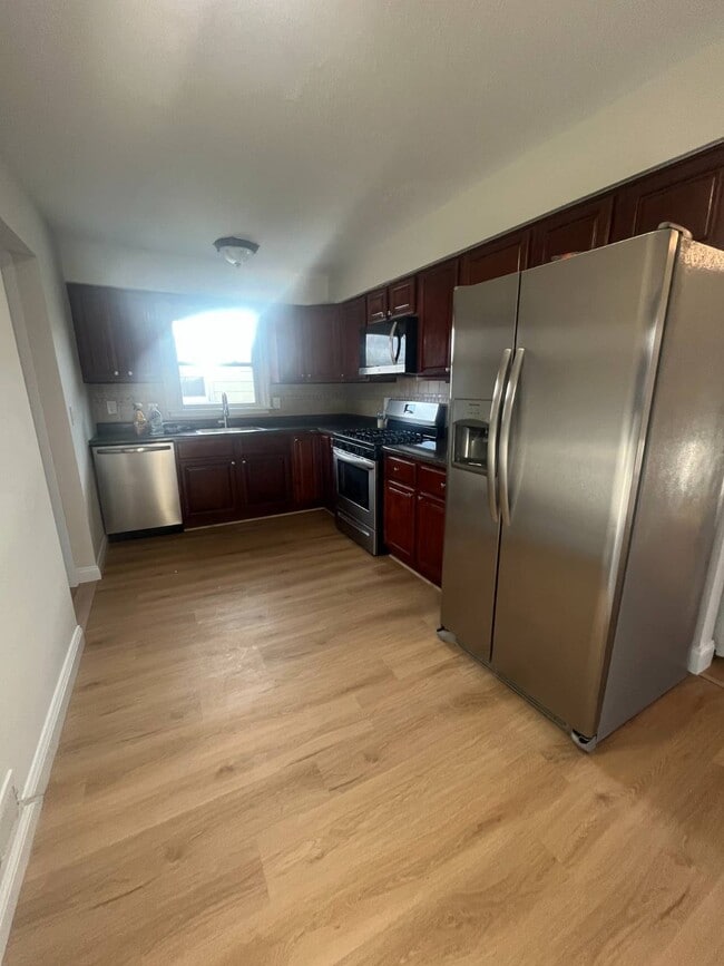 Foto del edificio - 274 Wilder Ave