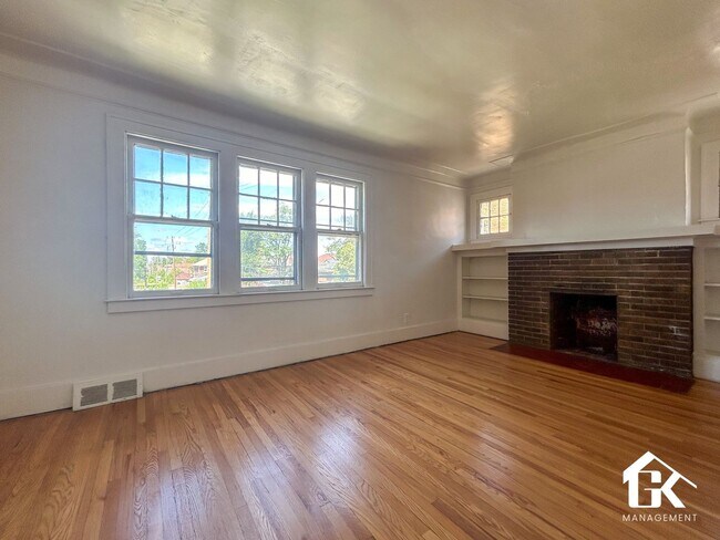 Building Photo - 2425 Clements St