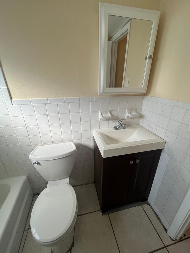 Foto del edificio - 700 S Broadway