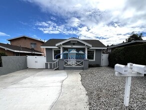 Building Photo - 841-843 W Santa Cruz St
