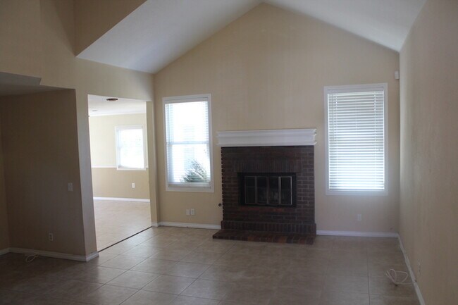 Building Photo - Gorgeously Remodeled 3 Bedroom Home in Ter...