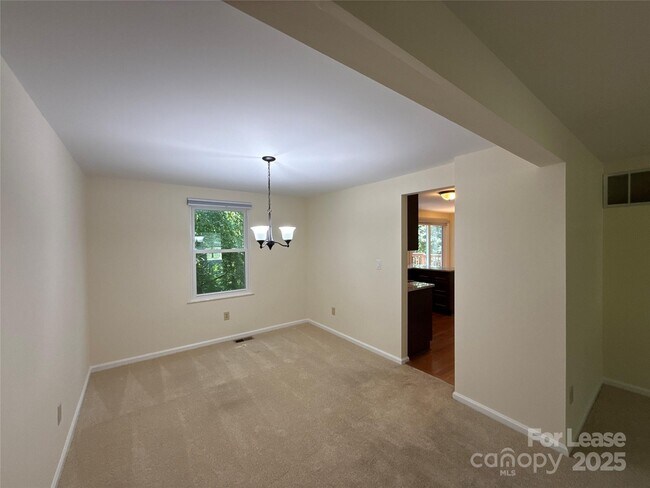 Building Photo - 6616 Wannamaker Ln