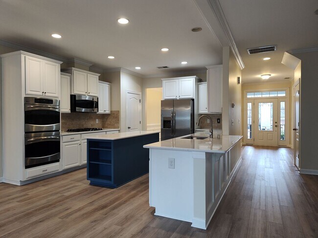 Foto del edificio - Gorgeous 5-bedroom, 5-bathroom house in the Lawson Community!