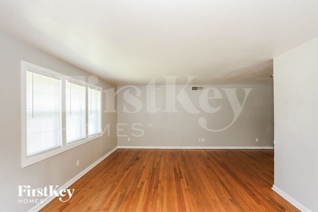 Building Photo - 3424 Chaffin Dr