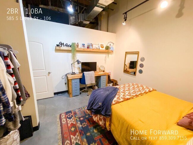 Building Photo - 585 S Upper St