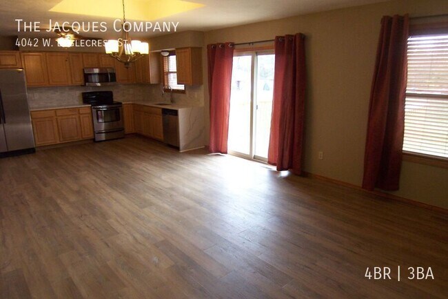 Building Photo - 4042 W Eaglecrest St