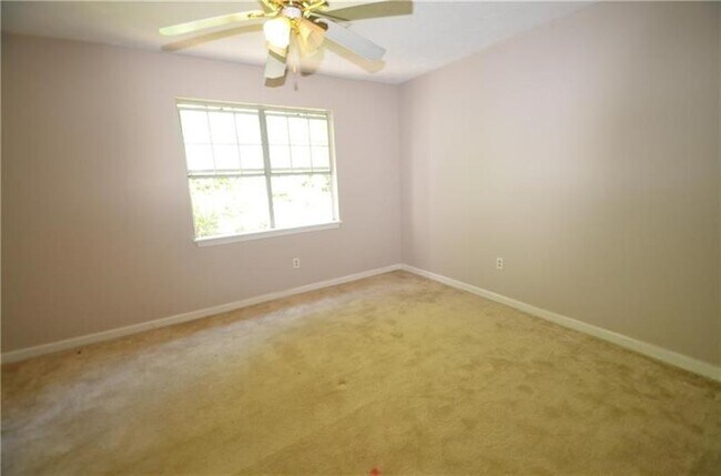 Building Photo - 4175 Pine Valley Rd