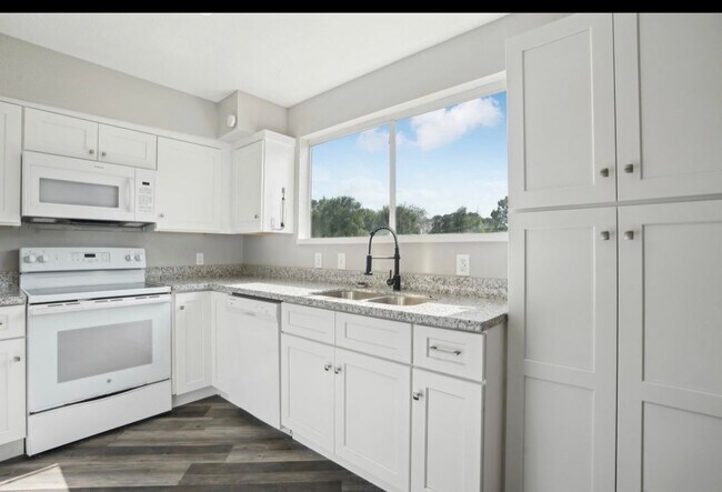 Foto del edificio - 8412 Avenue L