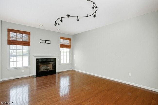 Building Photo - 171 Patriot Hill Dr
