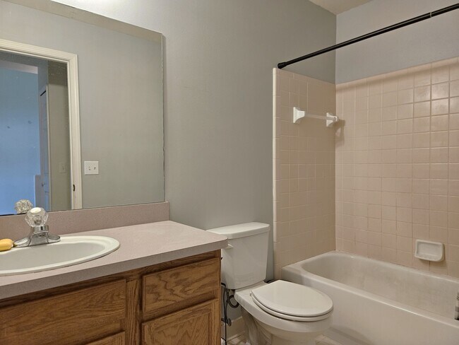 Foto del edificio - 22115 Glenwood St