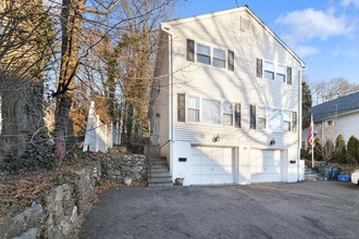 Building Photo - 49 Pemberwick Rd