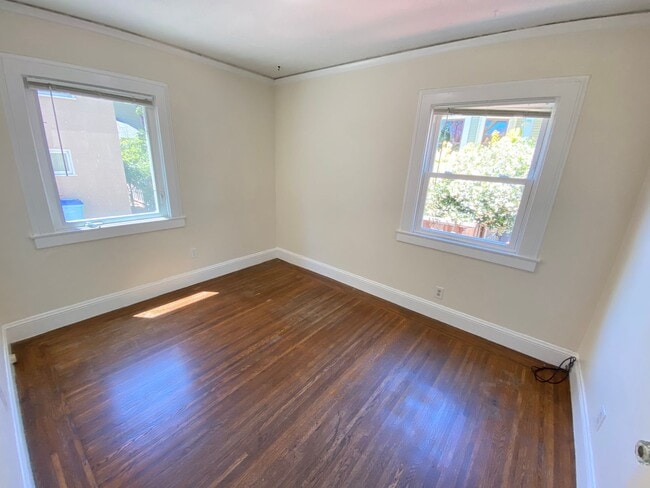 Building Photo - PRINCE STREET Triplex