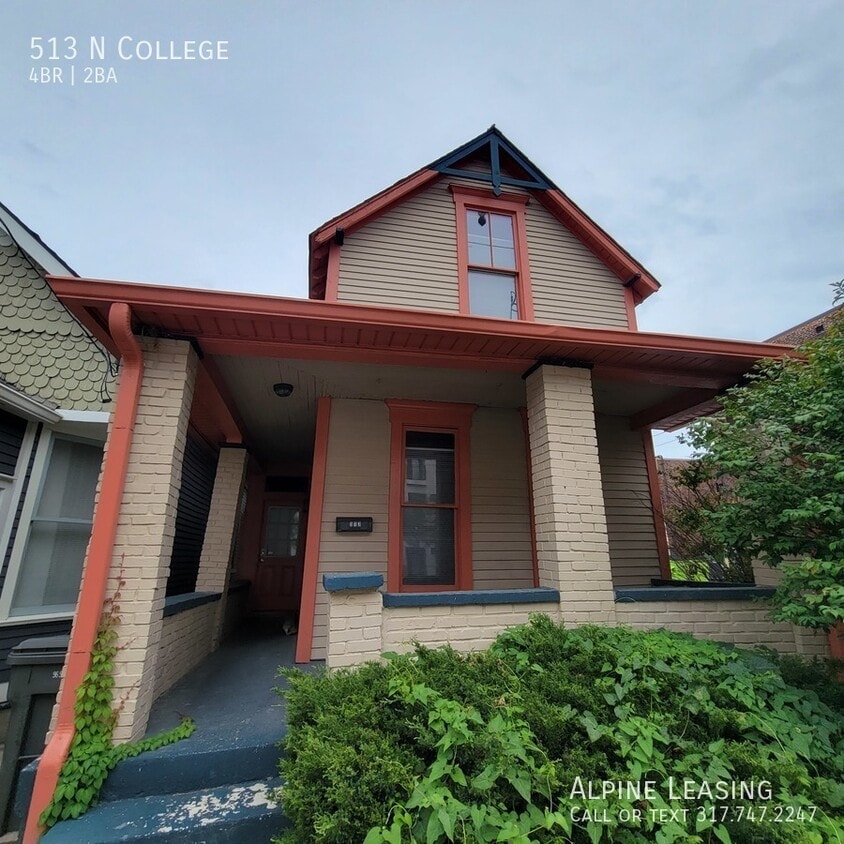 Primary Photo - LOCATION!! Walk to everything downtown has...