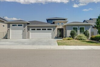 Building Photo - 12090 W Endsley St