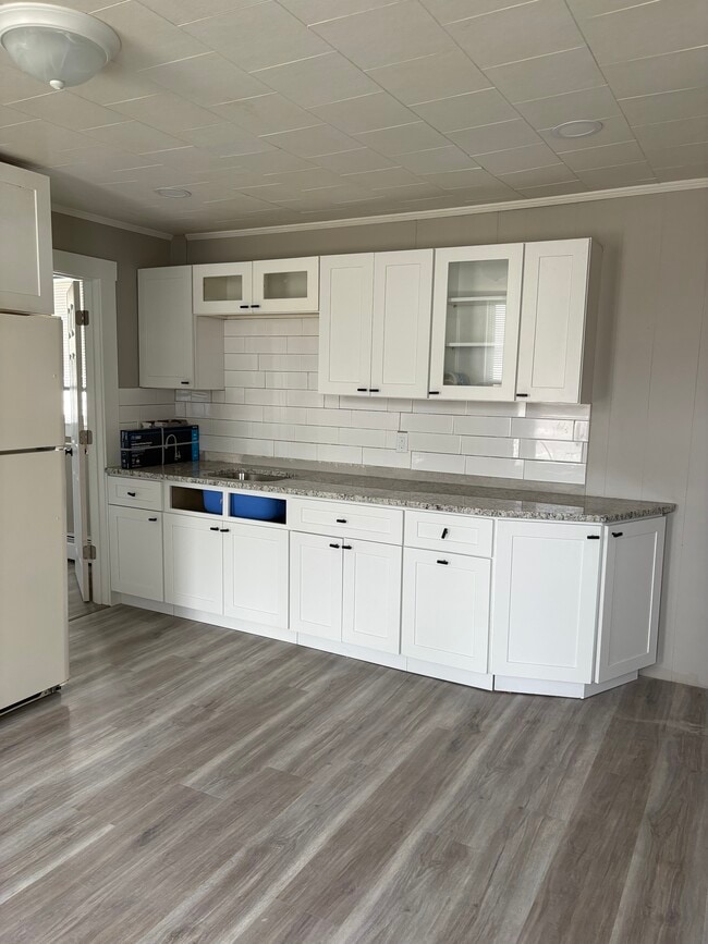 Building Photo - 1107 Bridge St