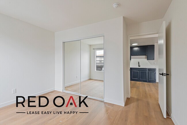 Foto del edificio - ~1 Month FREE~ Fantastic One Bedroom Featu...
