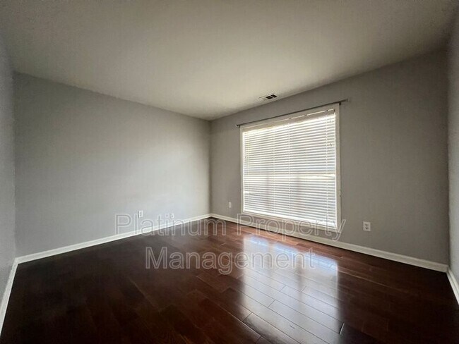 Building Photo - 791 Glenns Farm Way