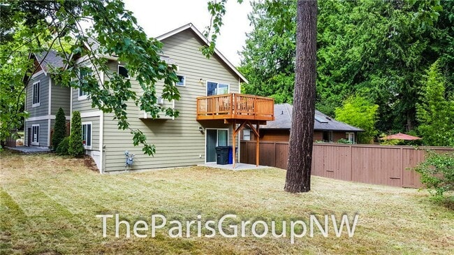 Foto del edificio - Super 2012 Shoreline Home – Upgrades, Wood Flrs, 3car Grg+++